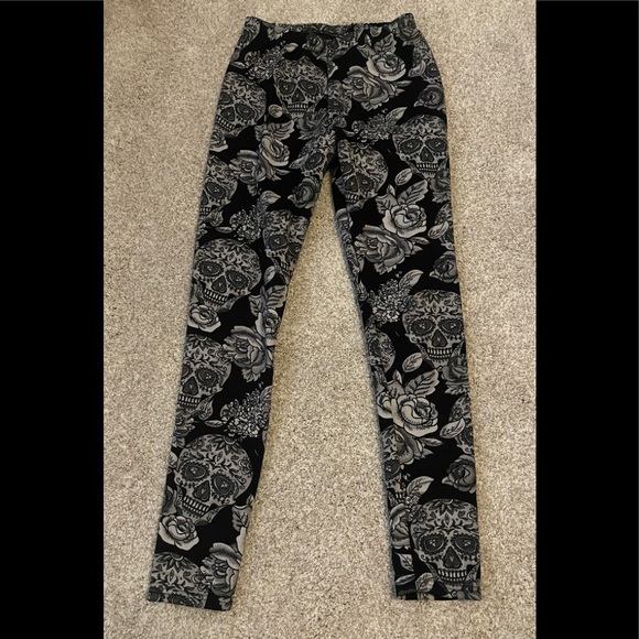 Just Cozy Skull Rose Print Leggings Size M/L - Picture 2 of 8